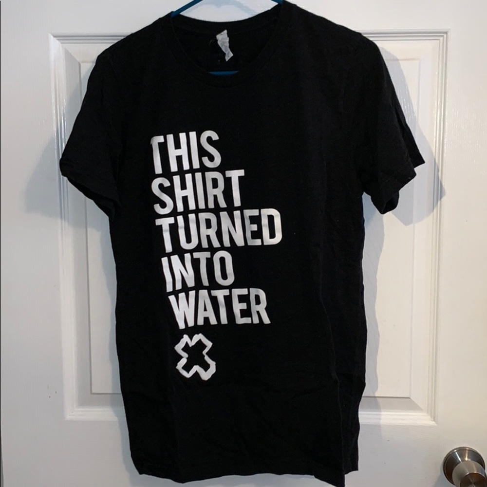 Graphic tee